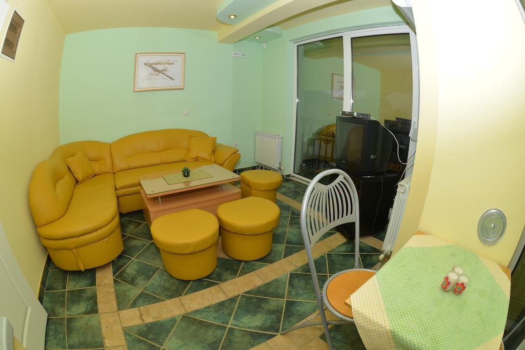 Rooms And Apartaments De Niro Трпейца Номер фото